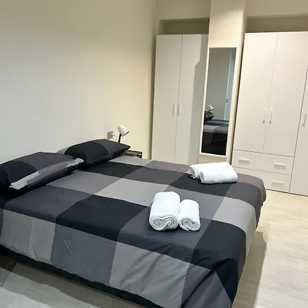 - Minghetti House 1 شقة