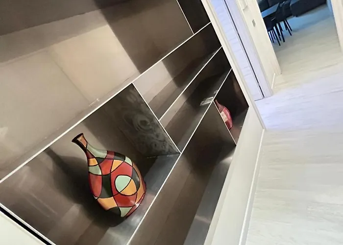 - Minghetti House 1 *