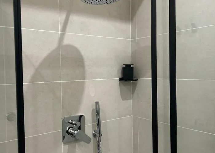 - Minghetti House 1 *